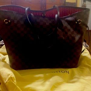 Louis Vuitton GM Neverfull gently used, excellent condition.